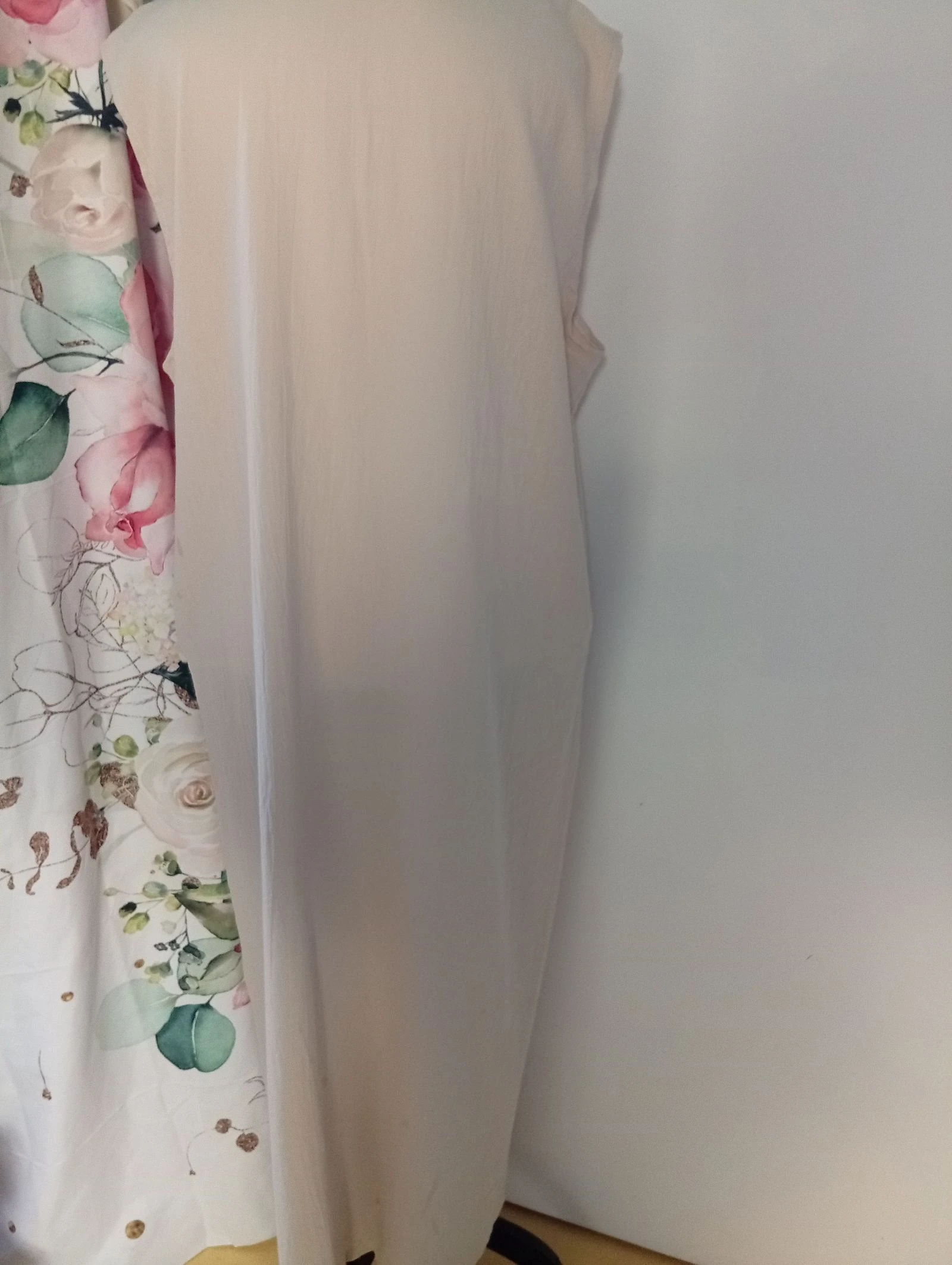Robe longue fluide fermeture boutonnée avec poches  – photo 4